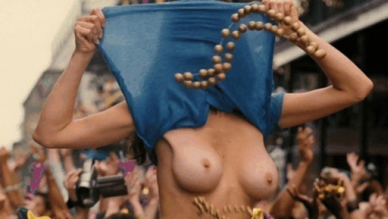 11 Awesome Titty Flashers from Mardi Gras